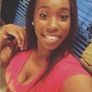 Meet your Posher, Deneicia